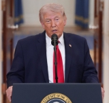 Тръмп в нов скандал, сравни себе си с Христос